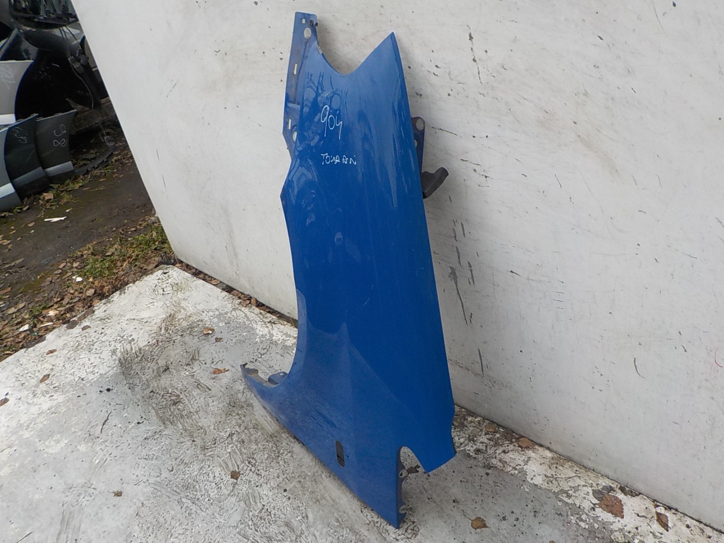 904 VOLKSWAGEN TOURAN and fender left front front
