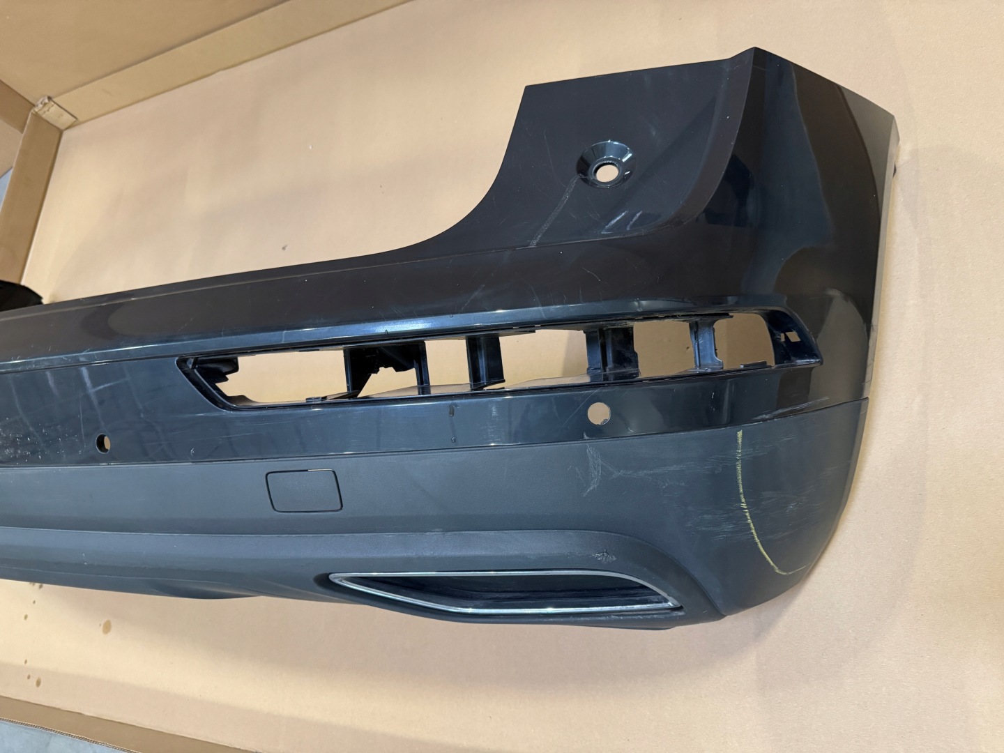 AUDI Q5 80A FY 2017- bumper rear 4xPDC 80A807067 LX7L