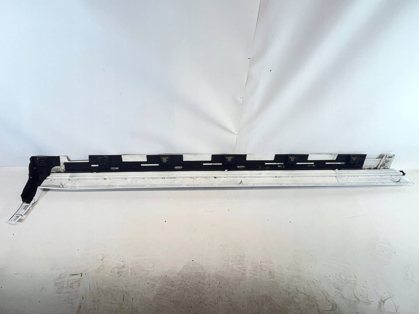 threshold front Ford Kuga III LV4B-S10154