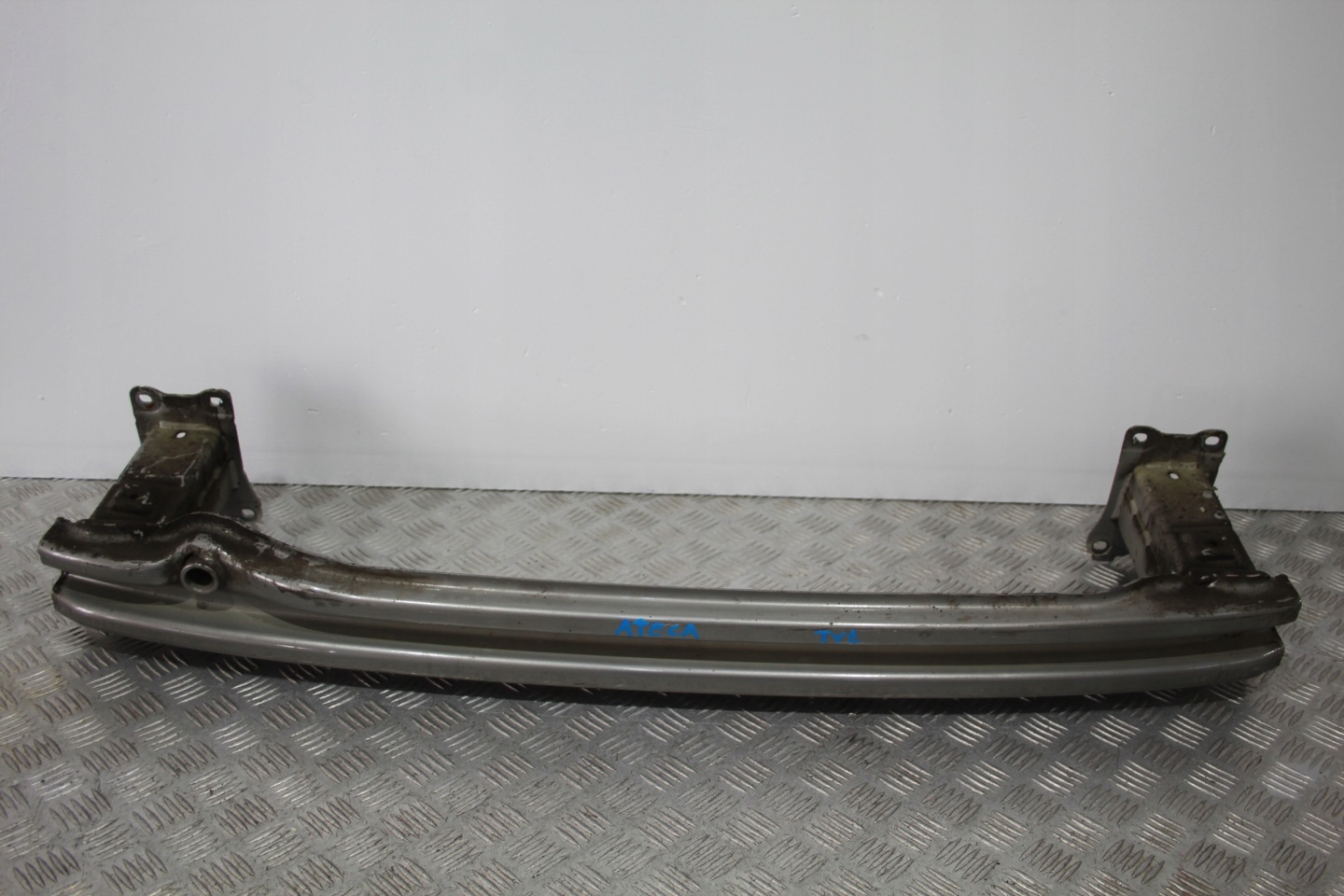 bumper support rear part SEAT ATECA 575 576 575807305A
