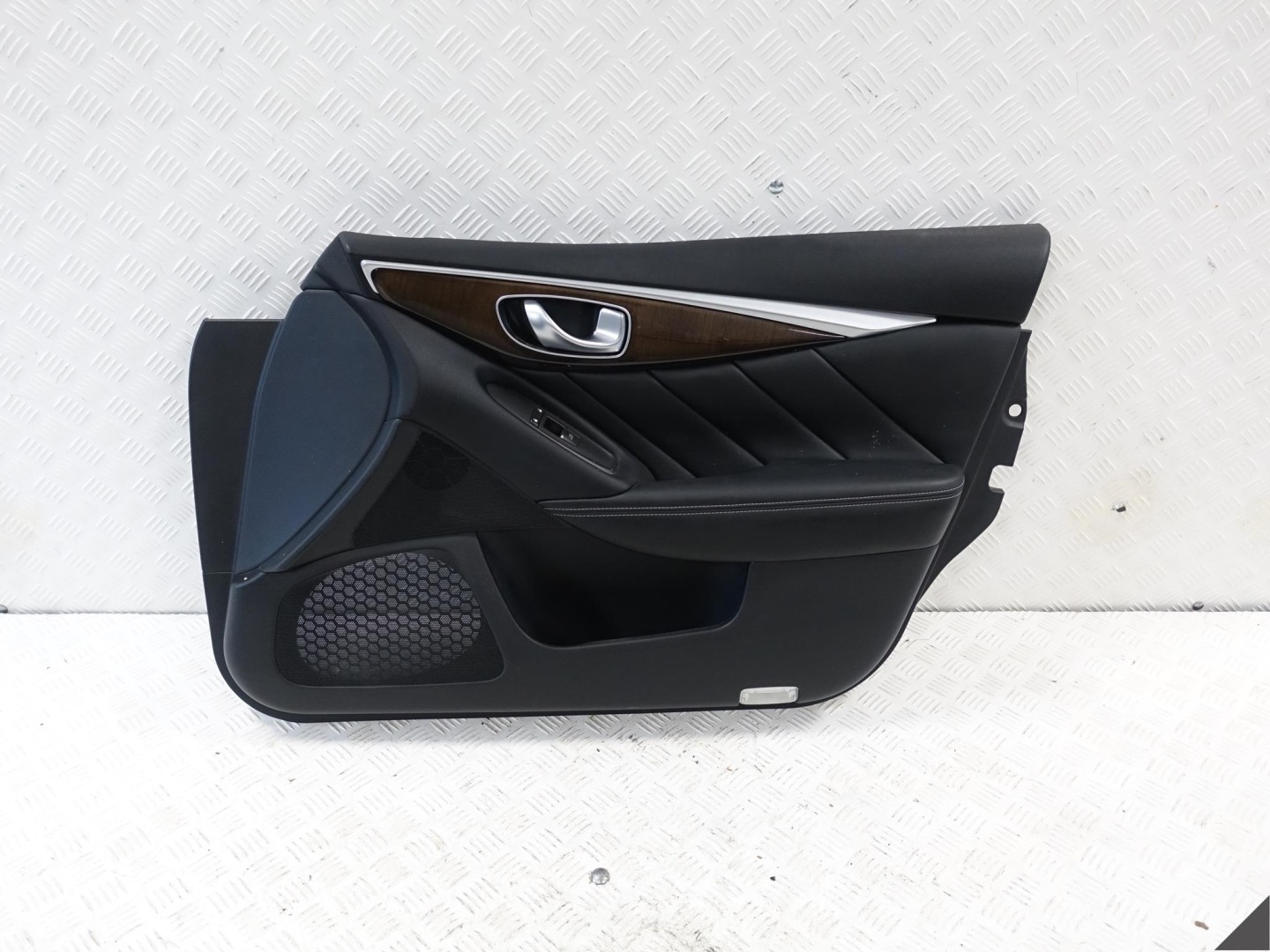 INFINITI Q50 upholstery leather black right front