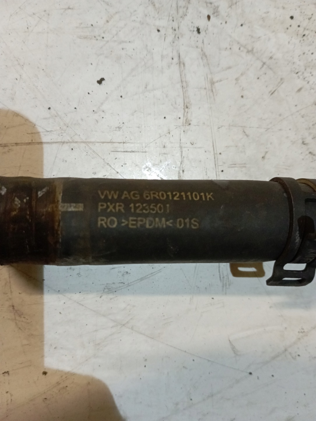 crijevo prijenos vode SEAT IBIZA IV 1.2 TDI 6R0121101K