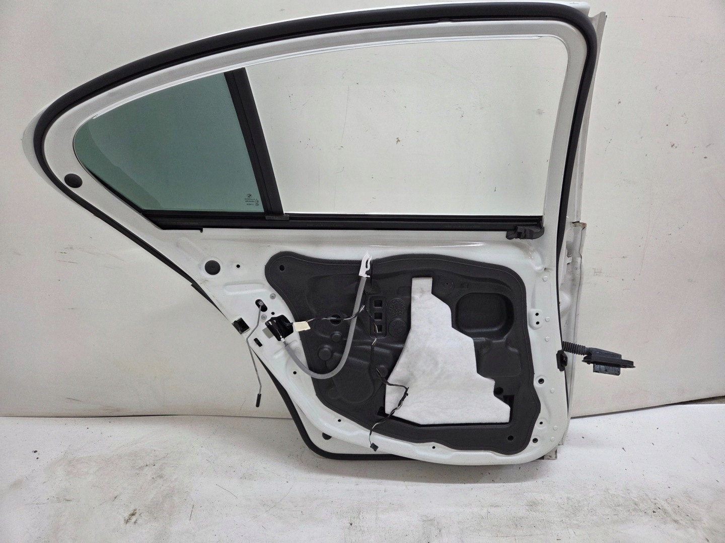 door left rear. rear part BMW F10 300