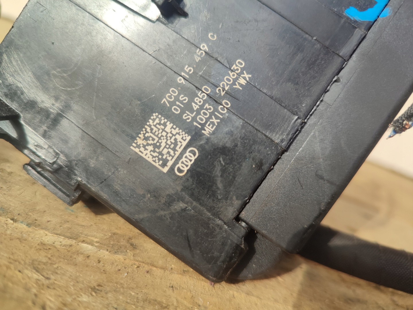 minus clamp Volkswagen Crafter 7C0915459C
