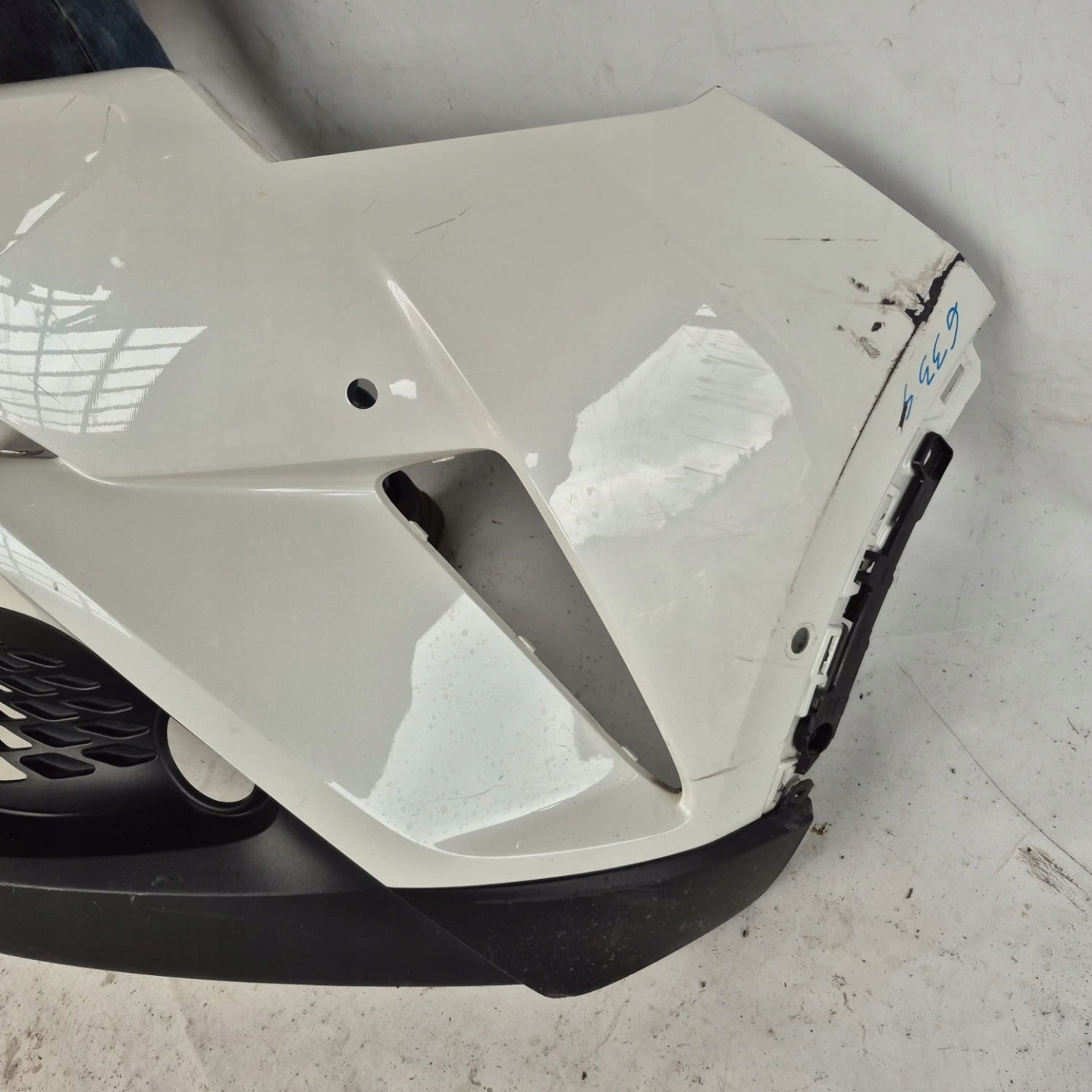 TOYOTA C-HR and 1 16-19 bumper front front PDC
