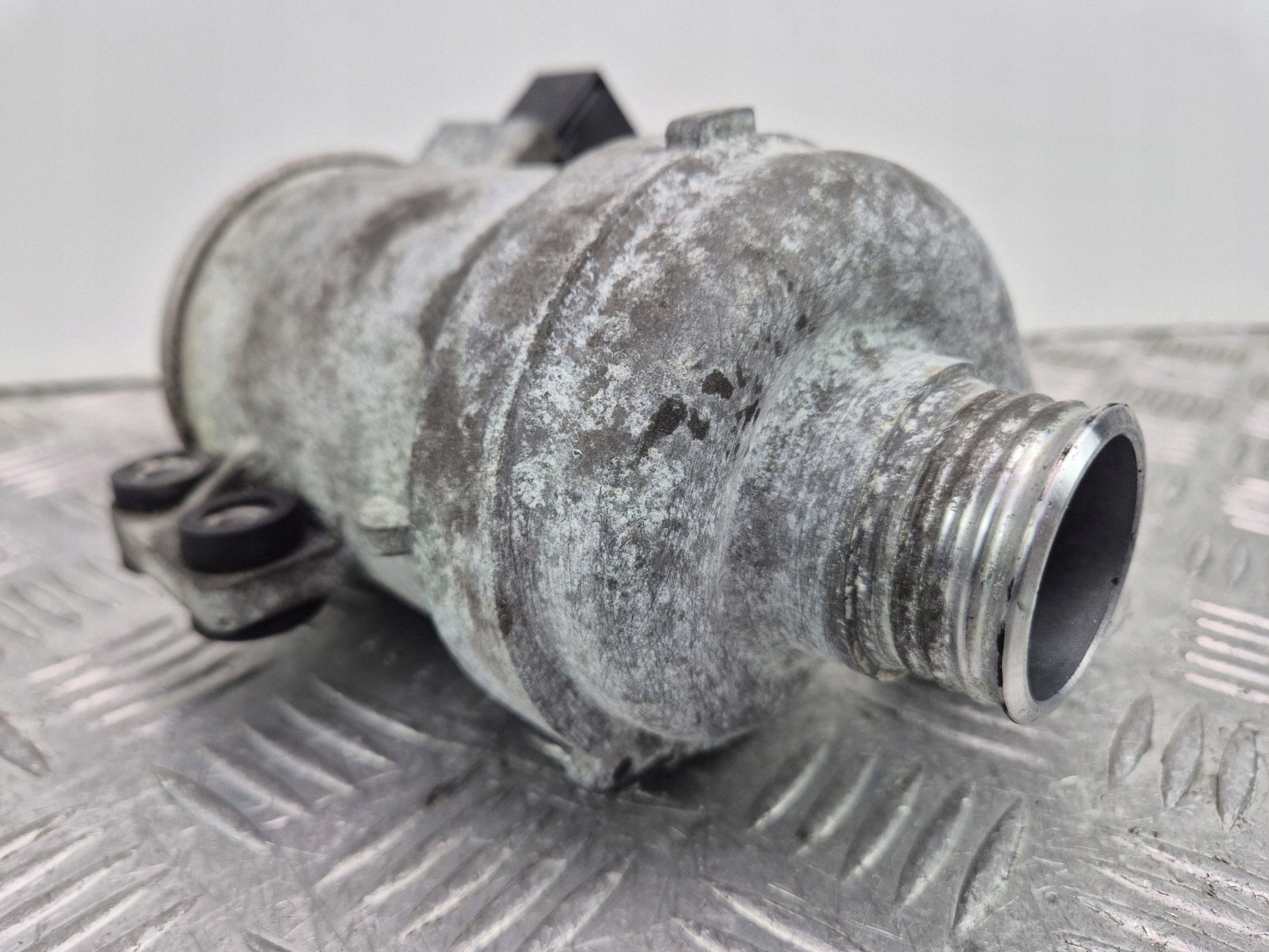 BMW X1 E84 20i pompa ausiliaria acqua motore N20 7604027 N20B20A