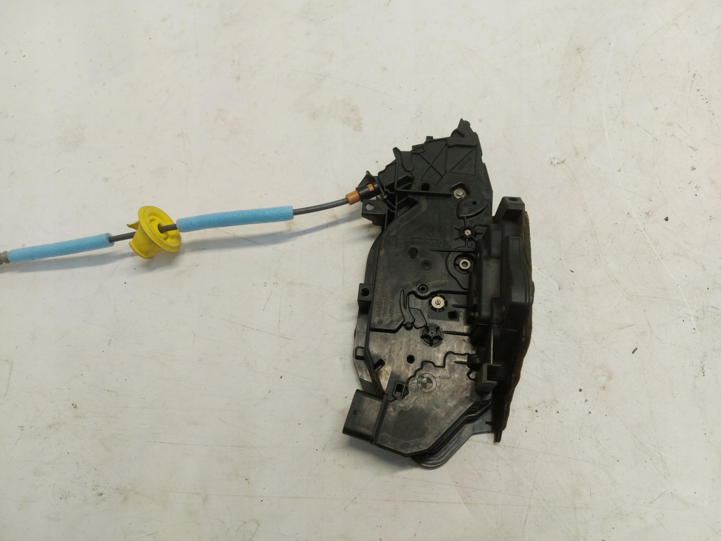 BMW F40 lock door rear part right 7956152