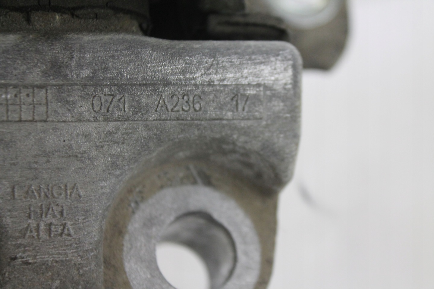 engine mount 071A23617 FIAT 500L 1.3 M-JET 12
