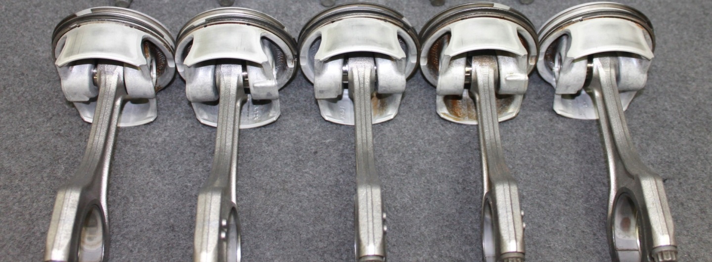BMW E90 E92 E93 E60 E63 M3 M5 M6 S65 S85 5.0i píst KORBOWOD - 7840918 92L93