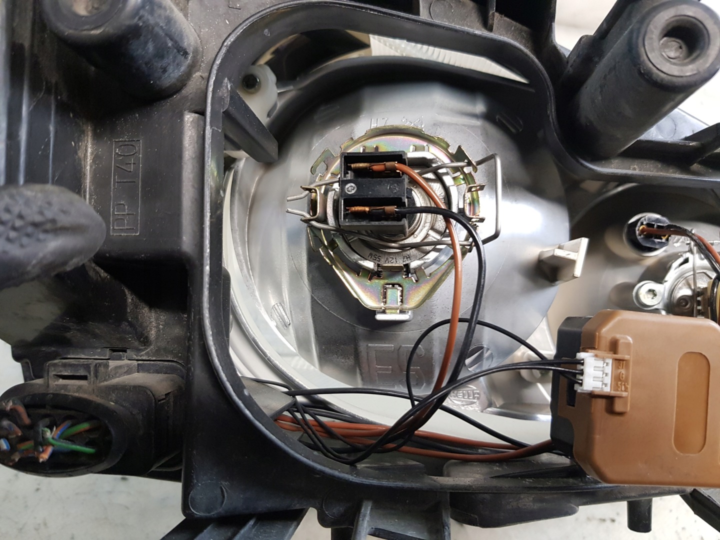light left front Ford C-Max Mk1 Europa 3M5113006AH