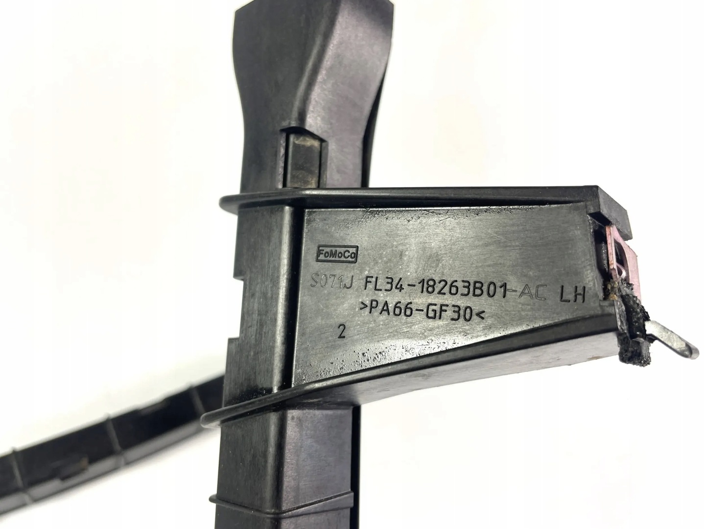 Ford F150 prowadnica windows left rear part 2015-20 Super Cab
