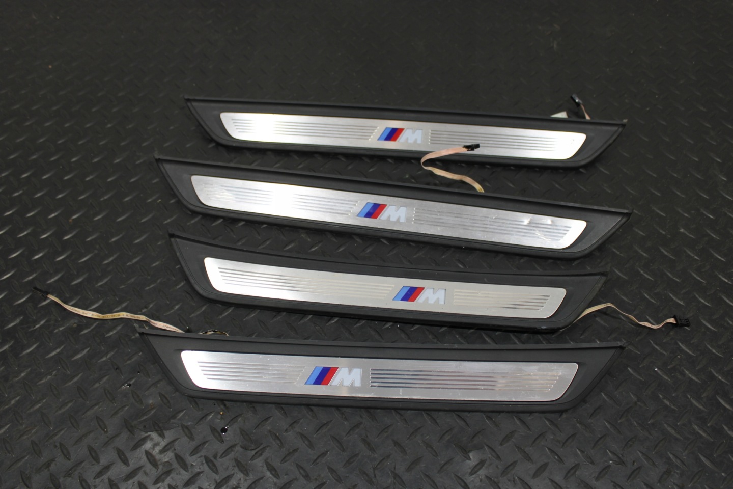 mouldings caps threshold LED BMW 6 GT G32