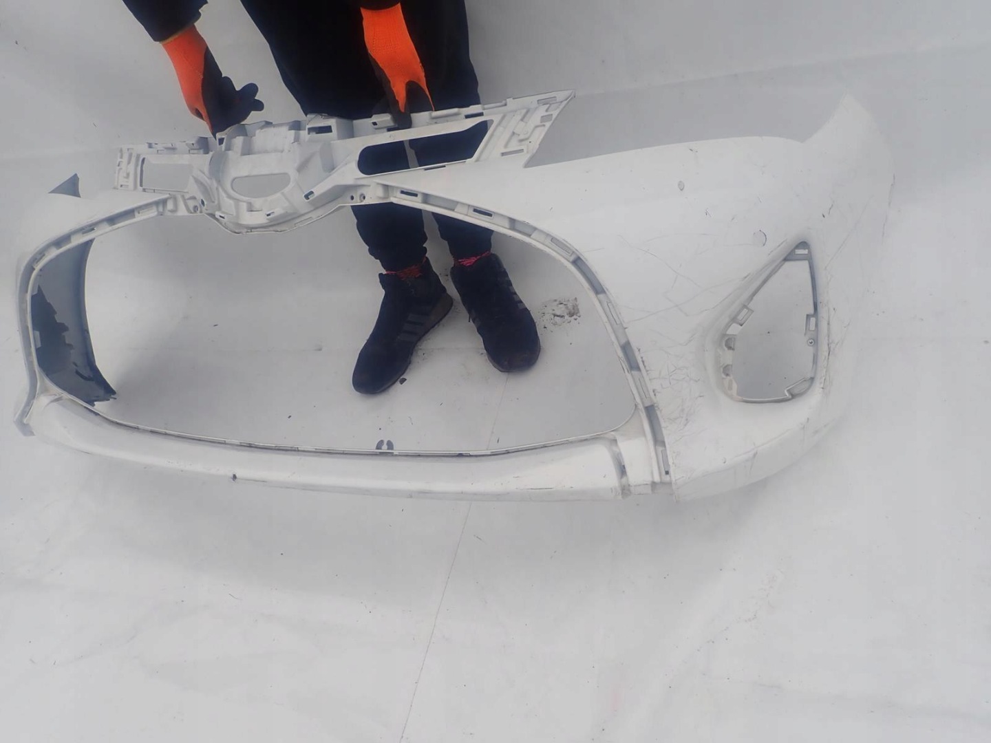 TOYOTA YARIS III 3 LIFT 14-17 bumper front PDC