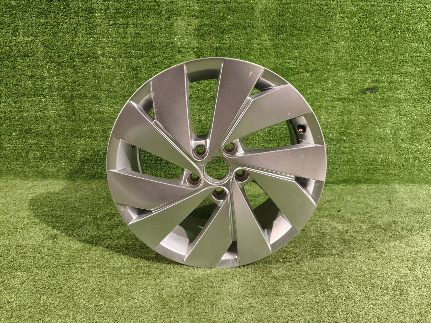alufelge VW GOLF VIII 17" x 7,5J ET 51 NR.424