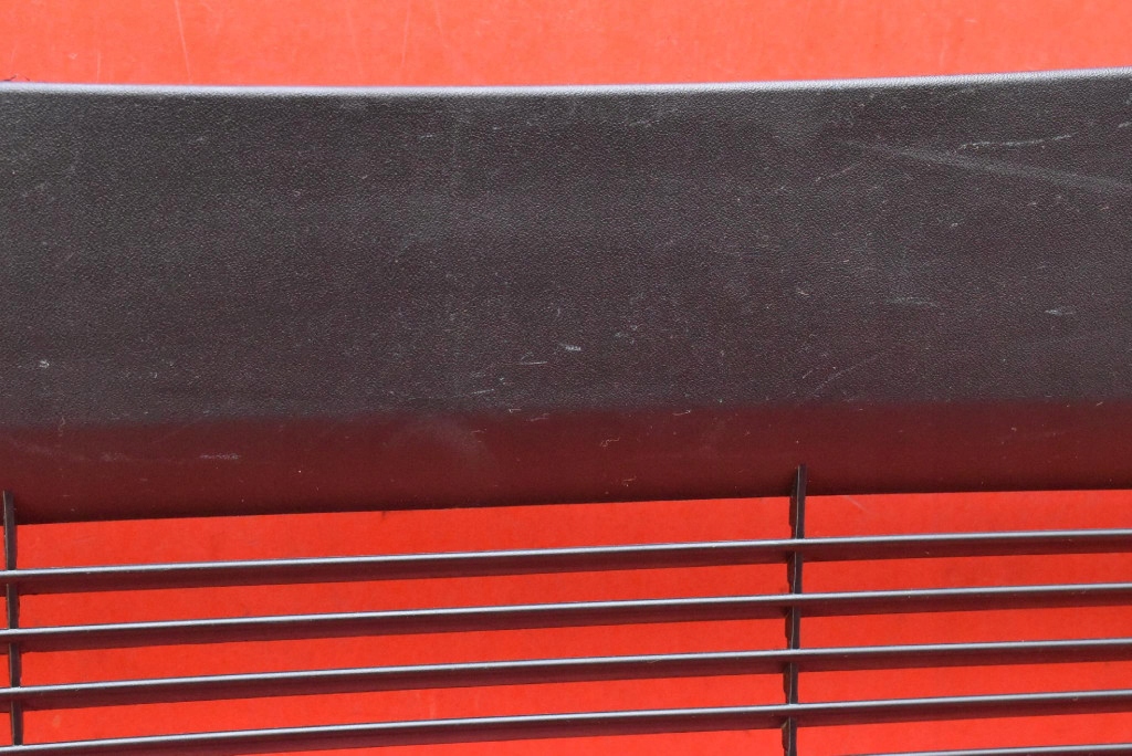 cover under the window 1619812-00-A TESLA MODEL Y 20
