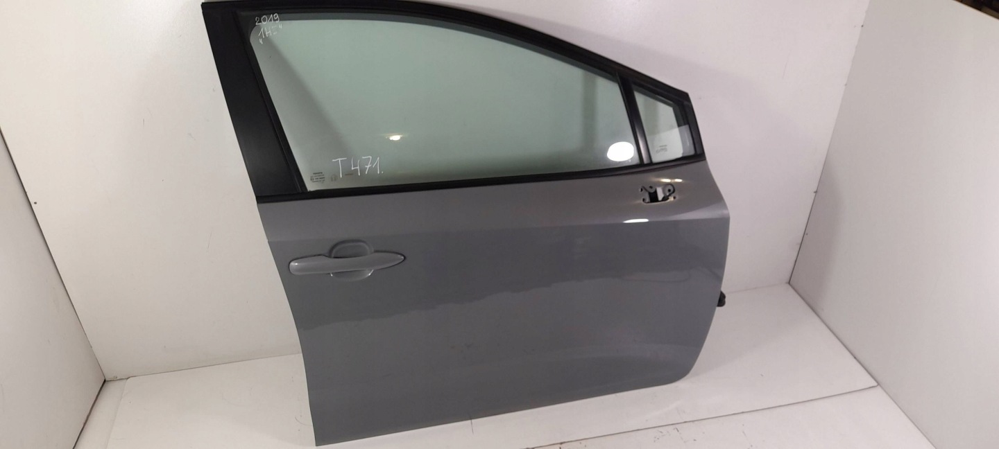 Toyota Corolla E21 door front right 1H5 (T471)