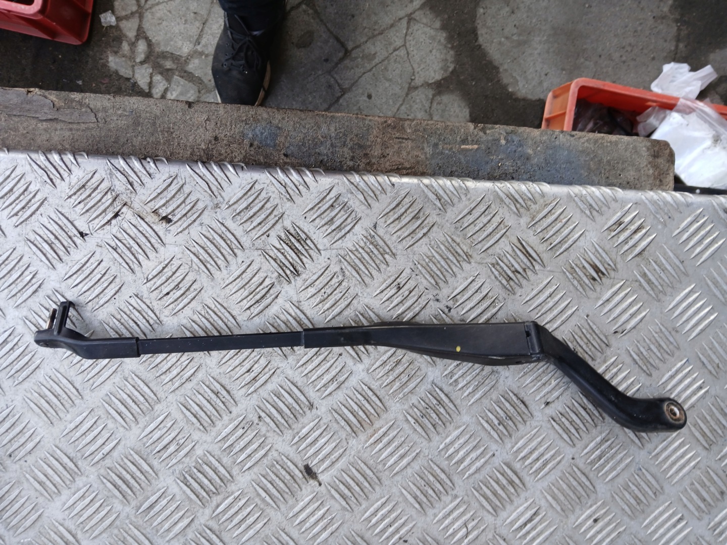Mercedes W211 wiper arm left a2118201544
