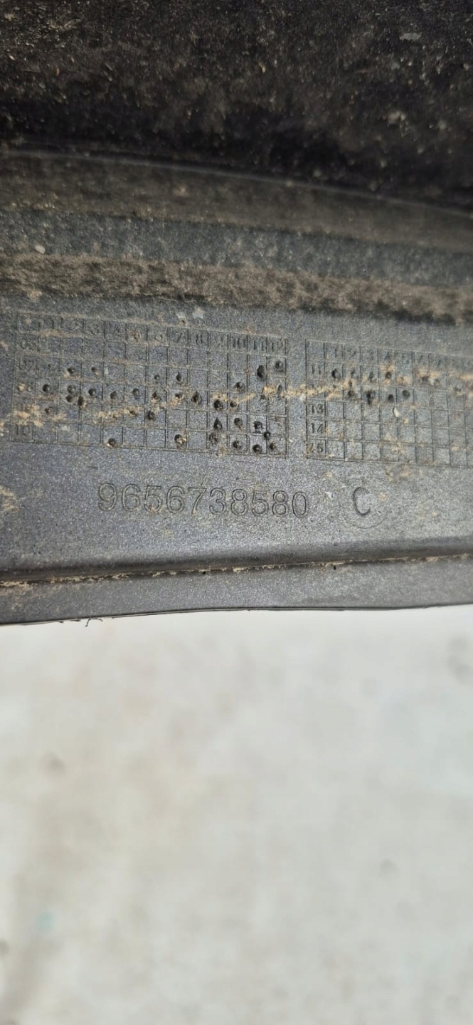 PEUGEOT 308 1 and T7 07- fender left front front 9656738580