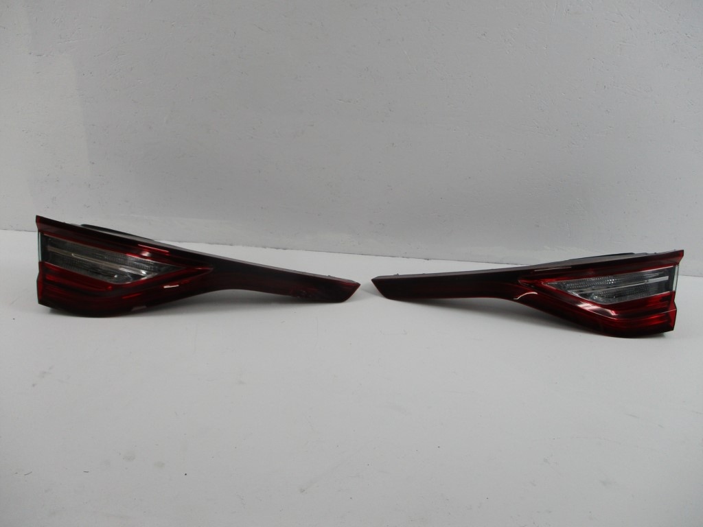 light RENAULT Megane 4 IV left to the bonnet