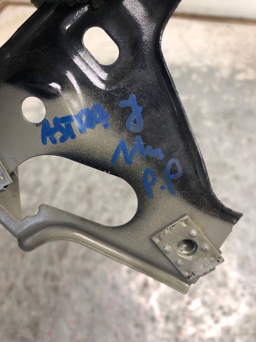 Console Support plaque Aile Droite Avant OPEL ASTRA J 13276369