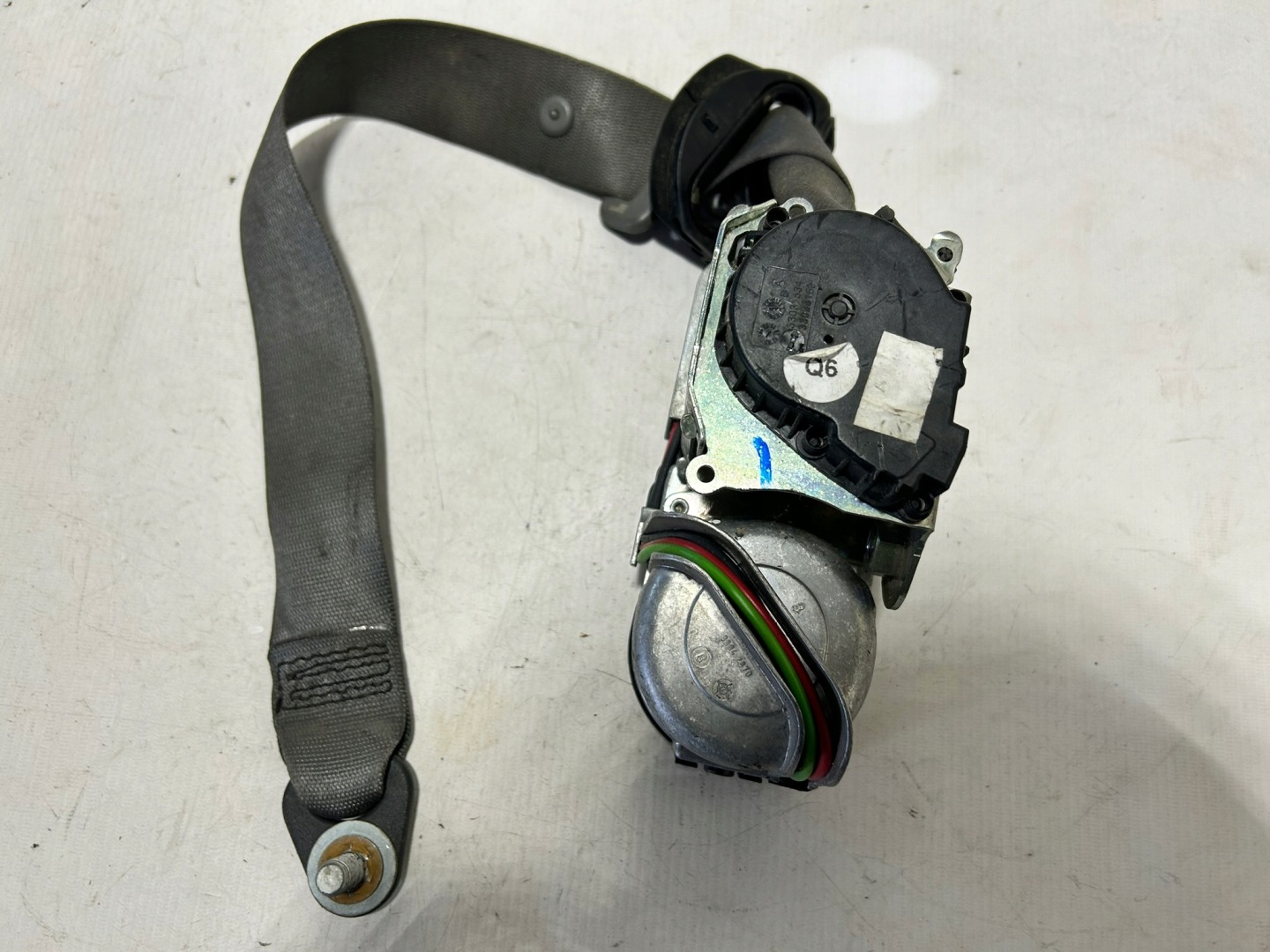 MERCEDES W221 Gurten vorne links grau