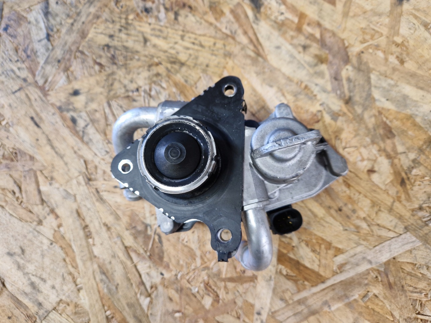 AGR-Ventil VW SKODA AUDI 2.0TDI 04L131501S