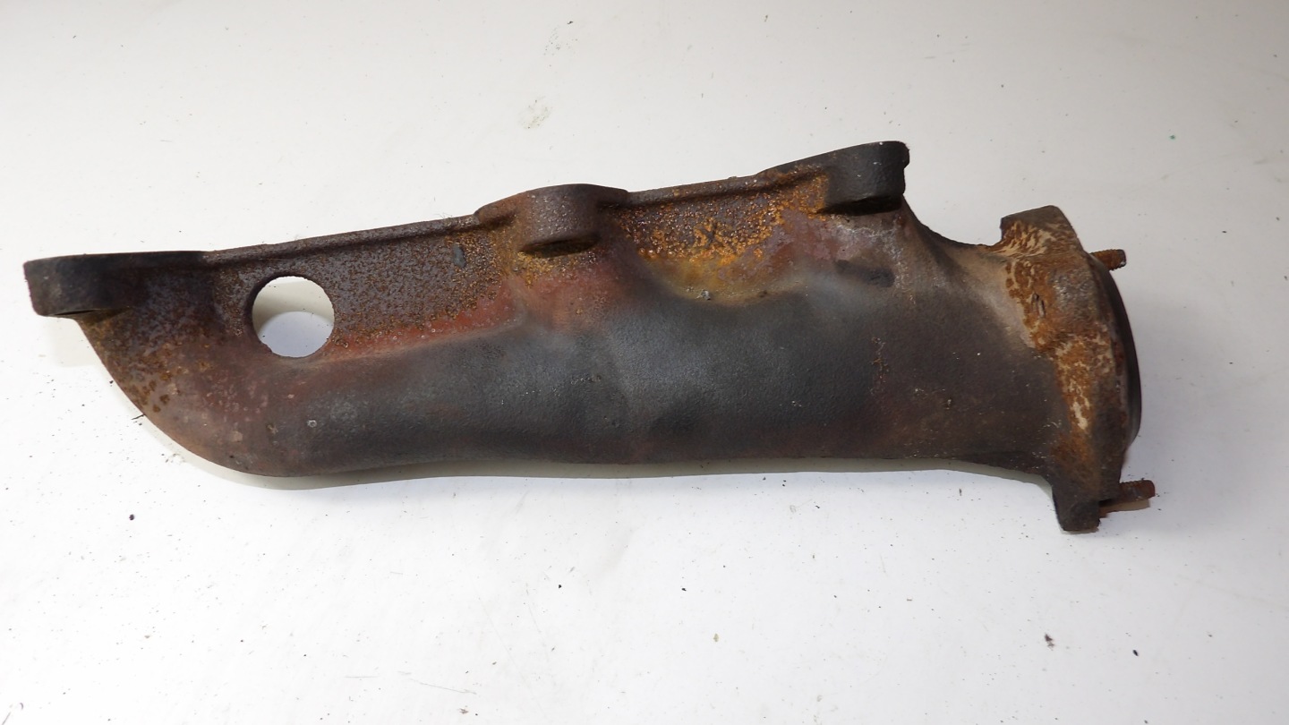 AUDI A4 B5 2.6 V6 exhaust manifold right