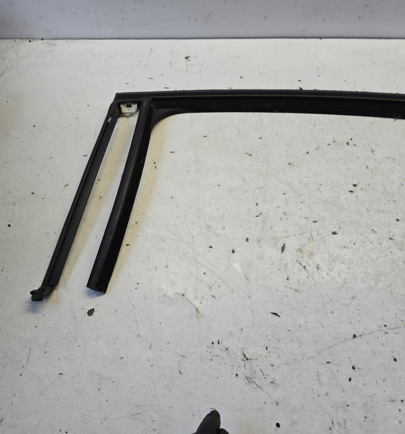 OPEL INSIGNIA B HB FENSTER Dichtsatz Tür links heck 18
