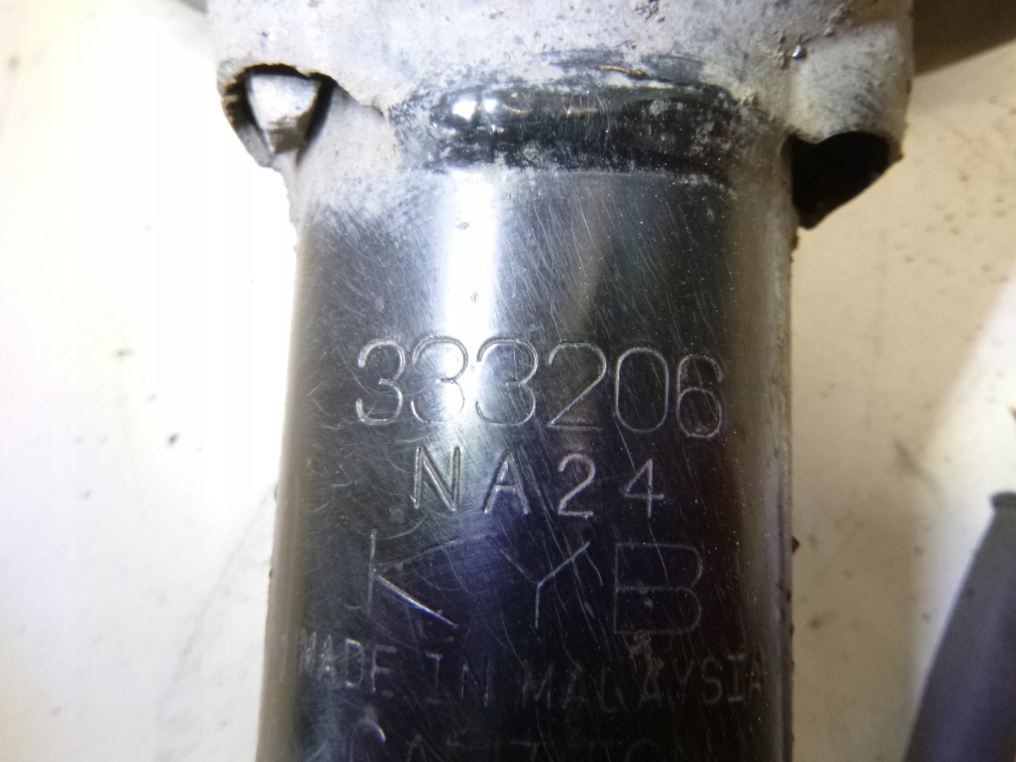 shock absorber front Hyundai Elantra III 1.6 03r.