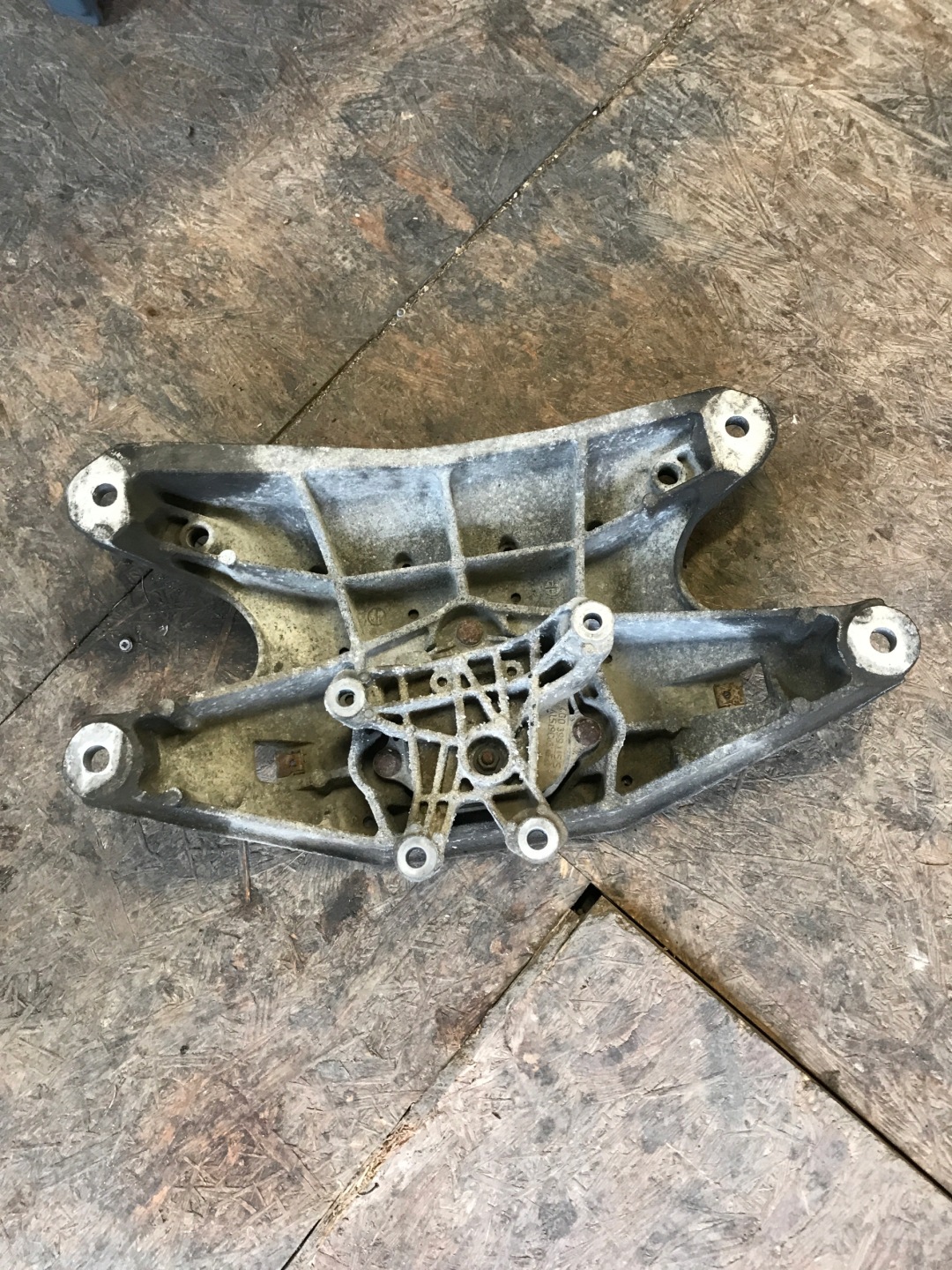 Airbag Getriebehalter AUDI A4 B8 A5 Q5