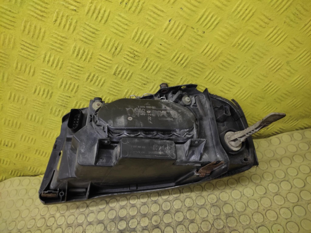 SEAT ALHAMBRA REFLEKTOR light right front 7M3941016AB
