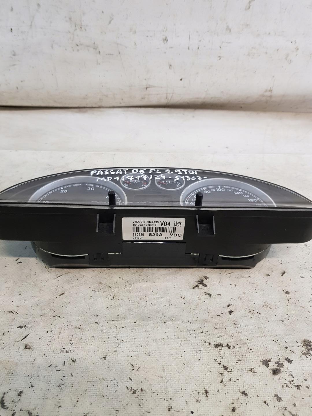 dials VW PASSAT B5 LIFT 1.9TDI 3B0920829A