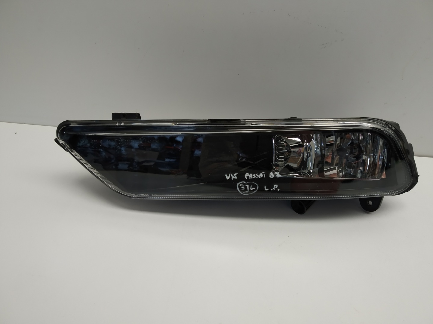 10+ Vw Passat B7 R Line fog light left ciemny w bumper front