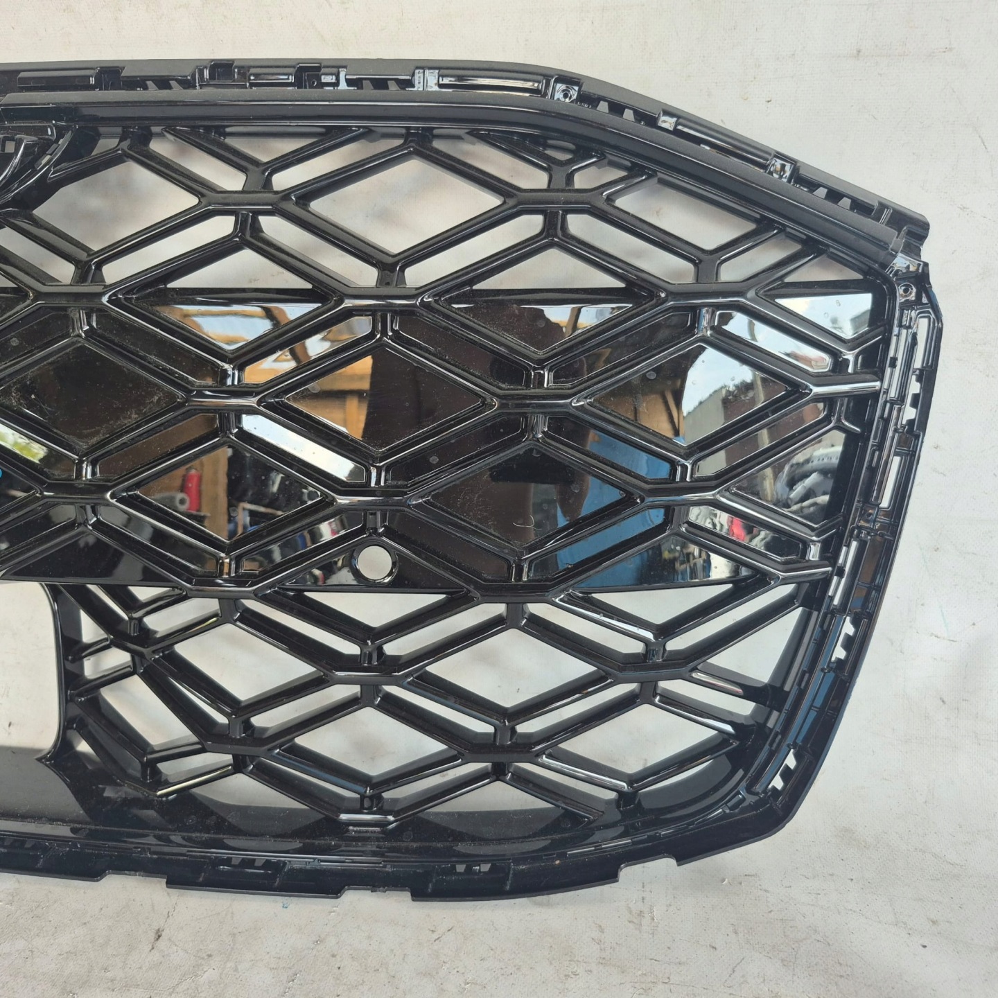 AUDI RS5 8B3 25- grill grille radiator 8B3853651C