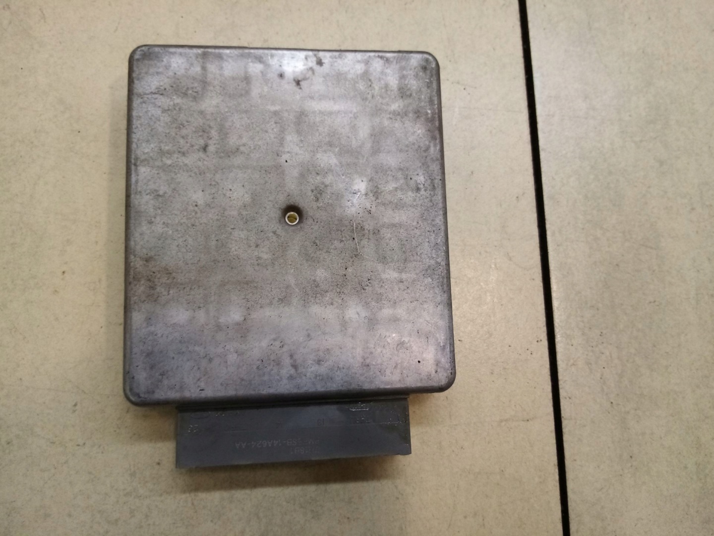 control unit of the engine FORD MONDEO II 2.0