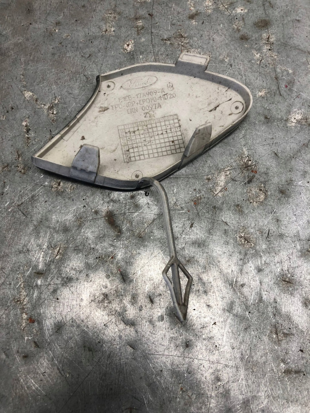 towing hook cap front FORD FOCUS MK3 LIFT F1EB-17A989-AB