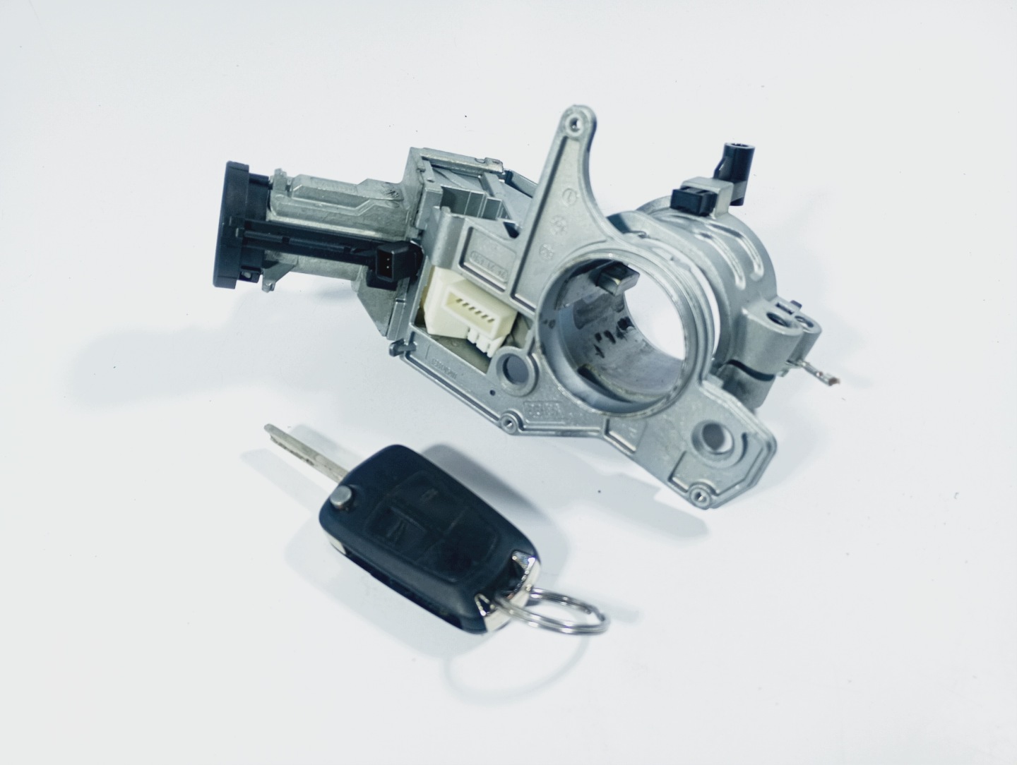 ignition z with key OE N0501882 Opel Astra H 04-10