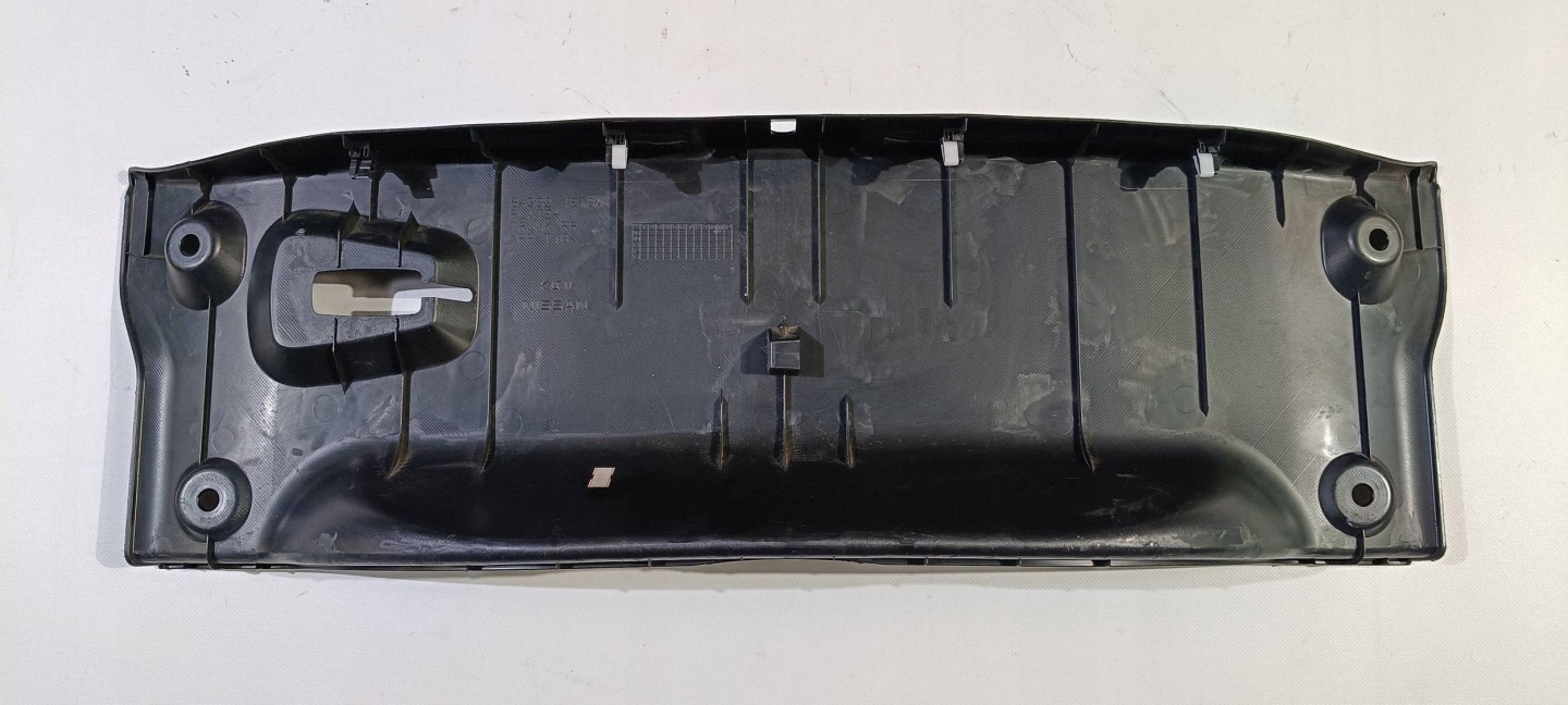 front panel cover rear part of the rear boot upholstery Nissan 370z cabrio 2009