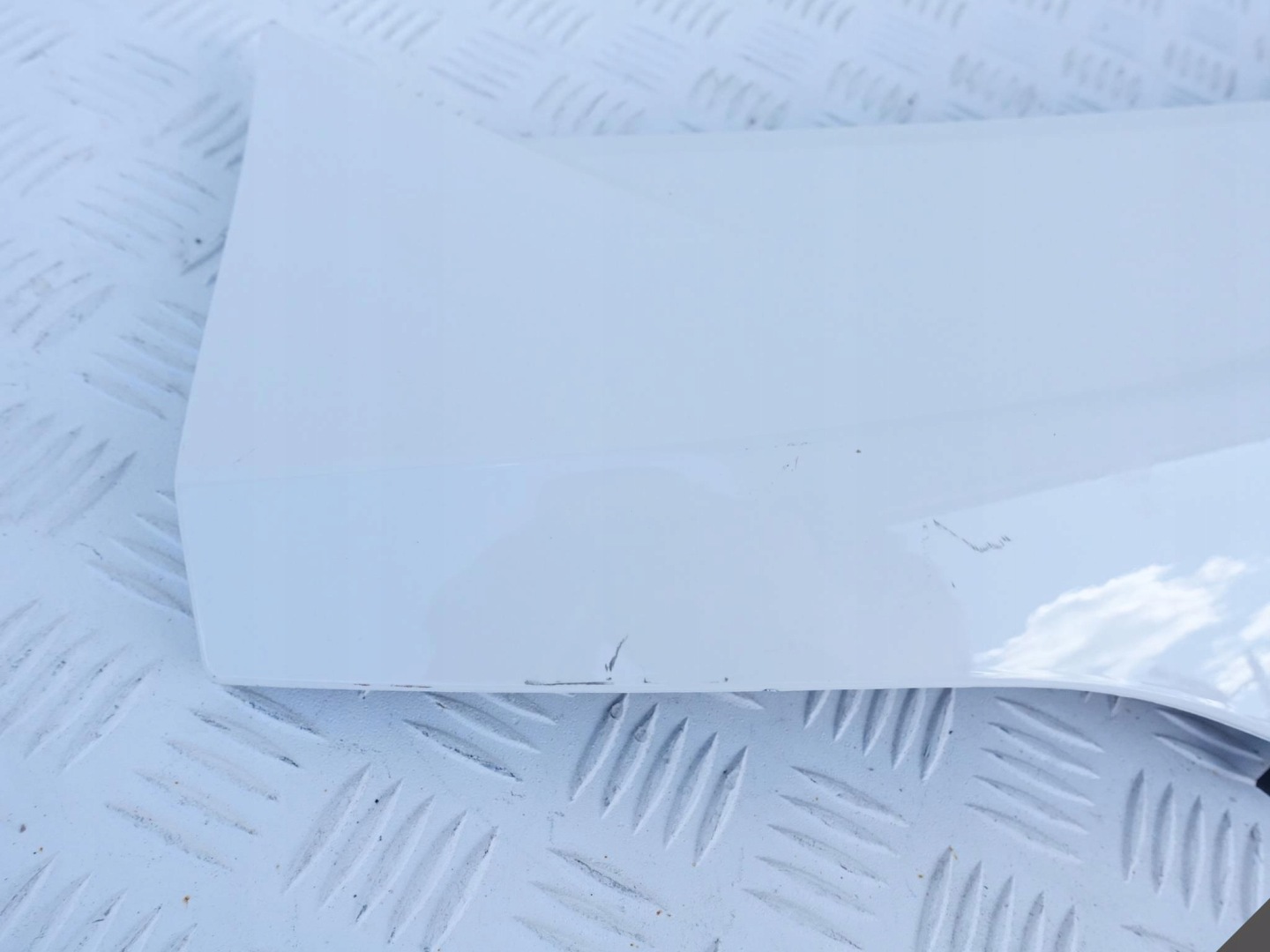 MASERATI LEVANTE cover cap trunk door boot rear part