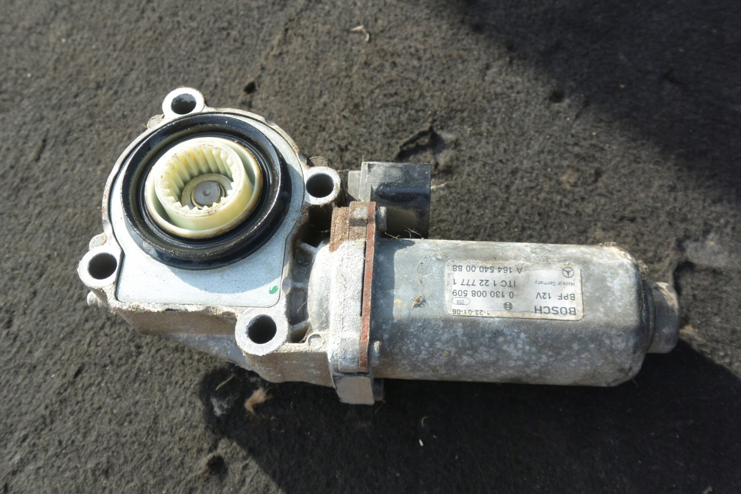 RÉGULATEUR REDUKTORA MERCEDES GL ML R W164 X164 W251