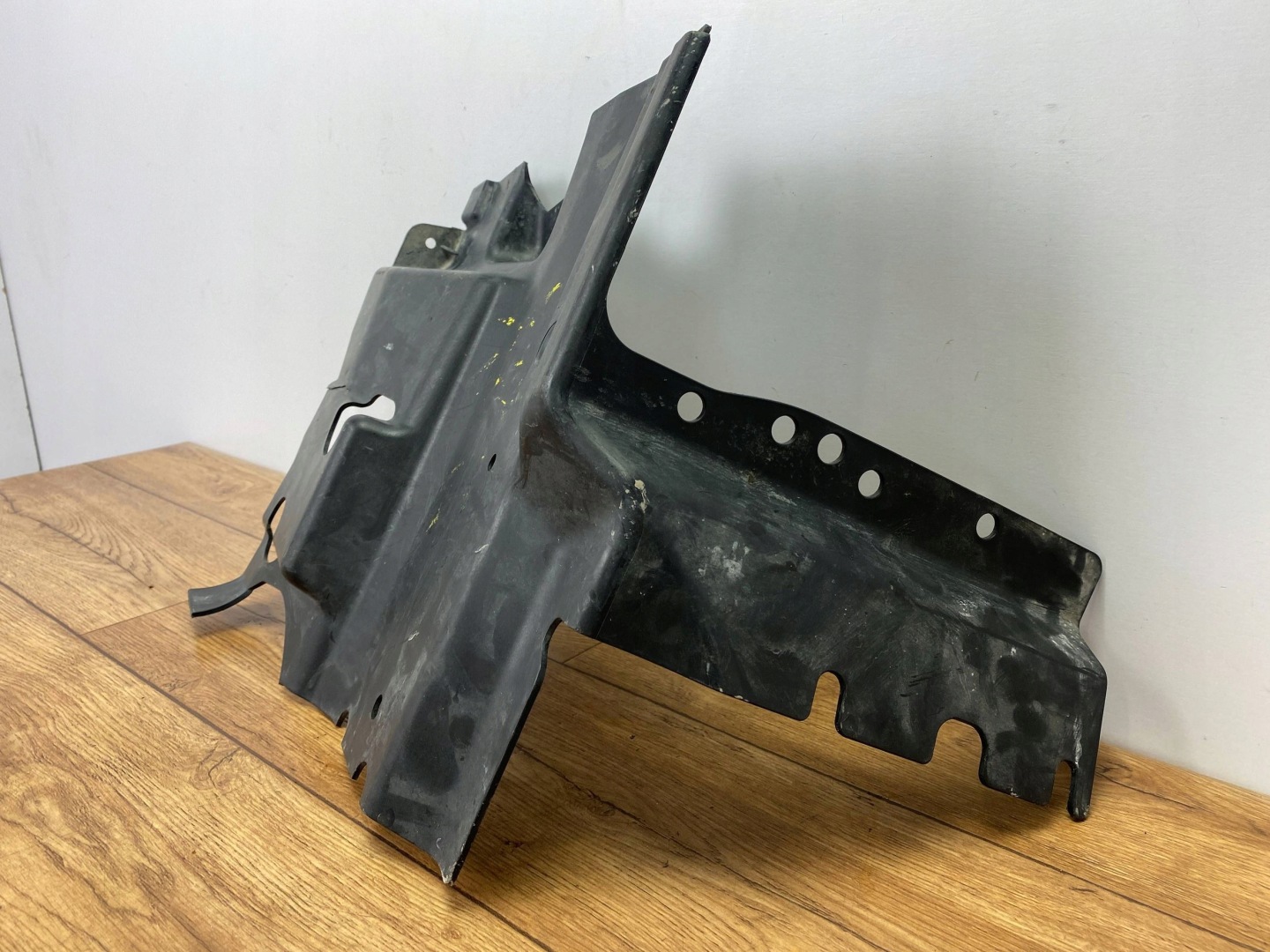 motor cover Dodge Challenger 2015+