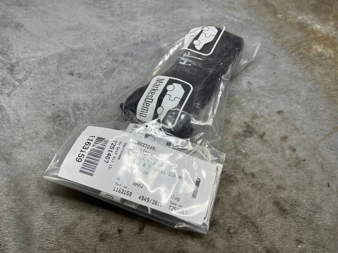 limiter door front left VW Golf VII 5G0837267 !J