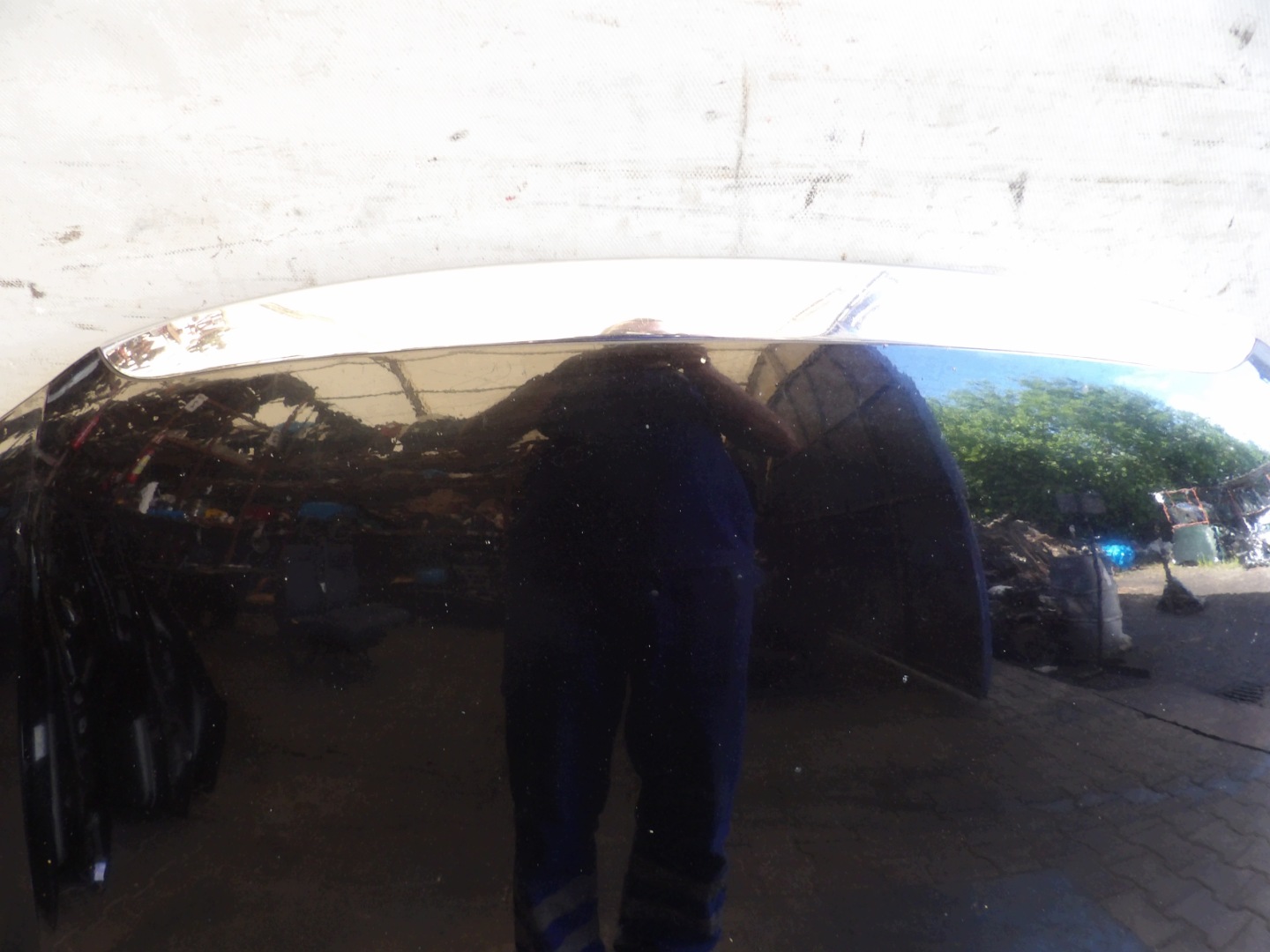 Kia Cerato and 1,6 bonnet front EB