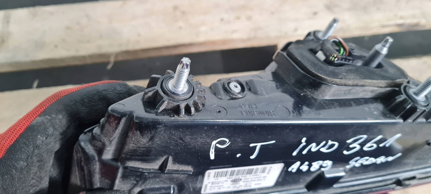 A4 B9 8W light right rear part sedan LED 8W5945094H