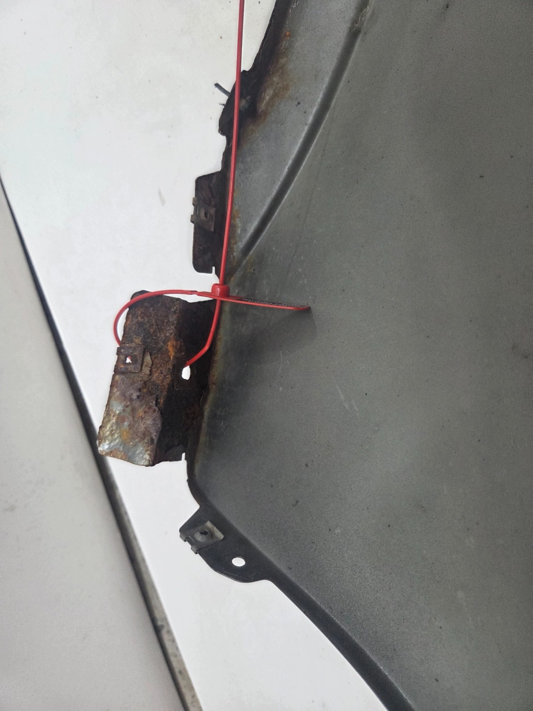 fender left front BMW X3 E83 SILBERGRAU A08/7