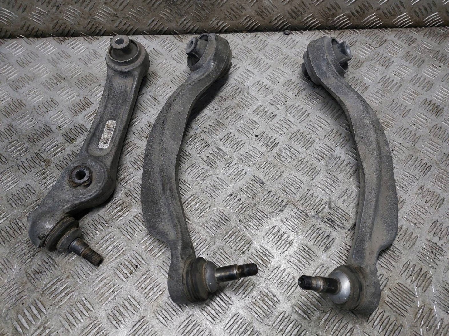 arm left front + right front BMW F10 520d