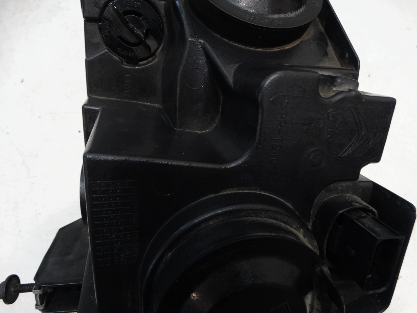 light REFLEKTOR right front CITROEN C4 CACTUS EUROPA 9800901280
