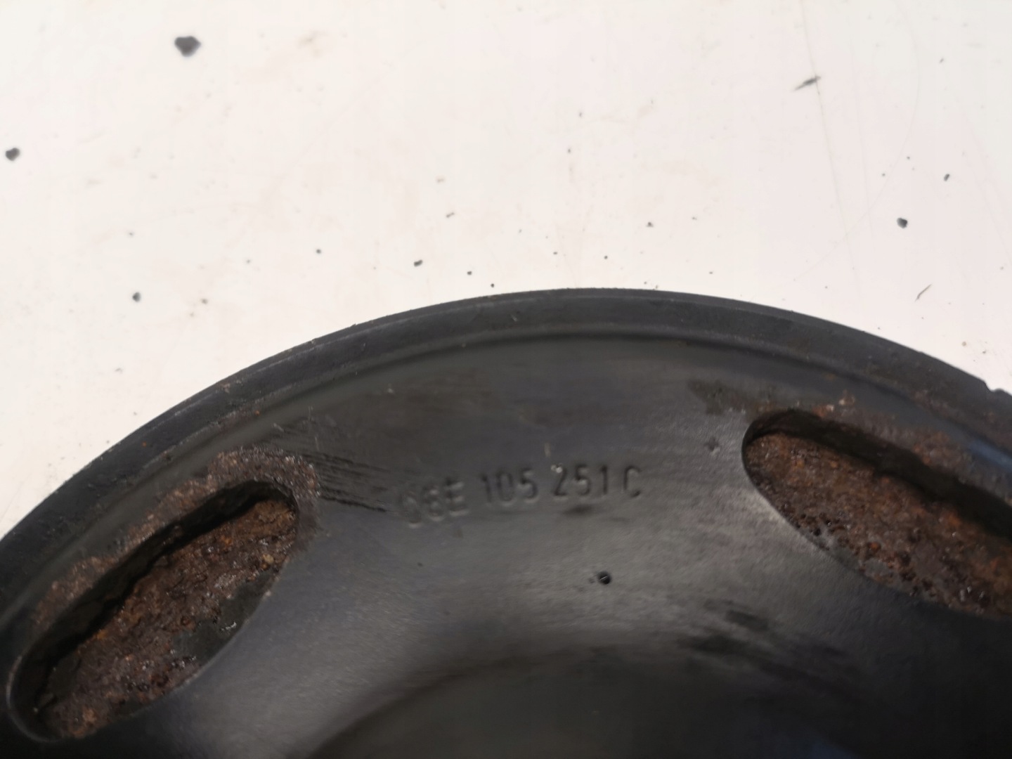 pulley AUDI A4 A5 A6 C6 3.0 TFSI 06E105251C