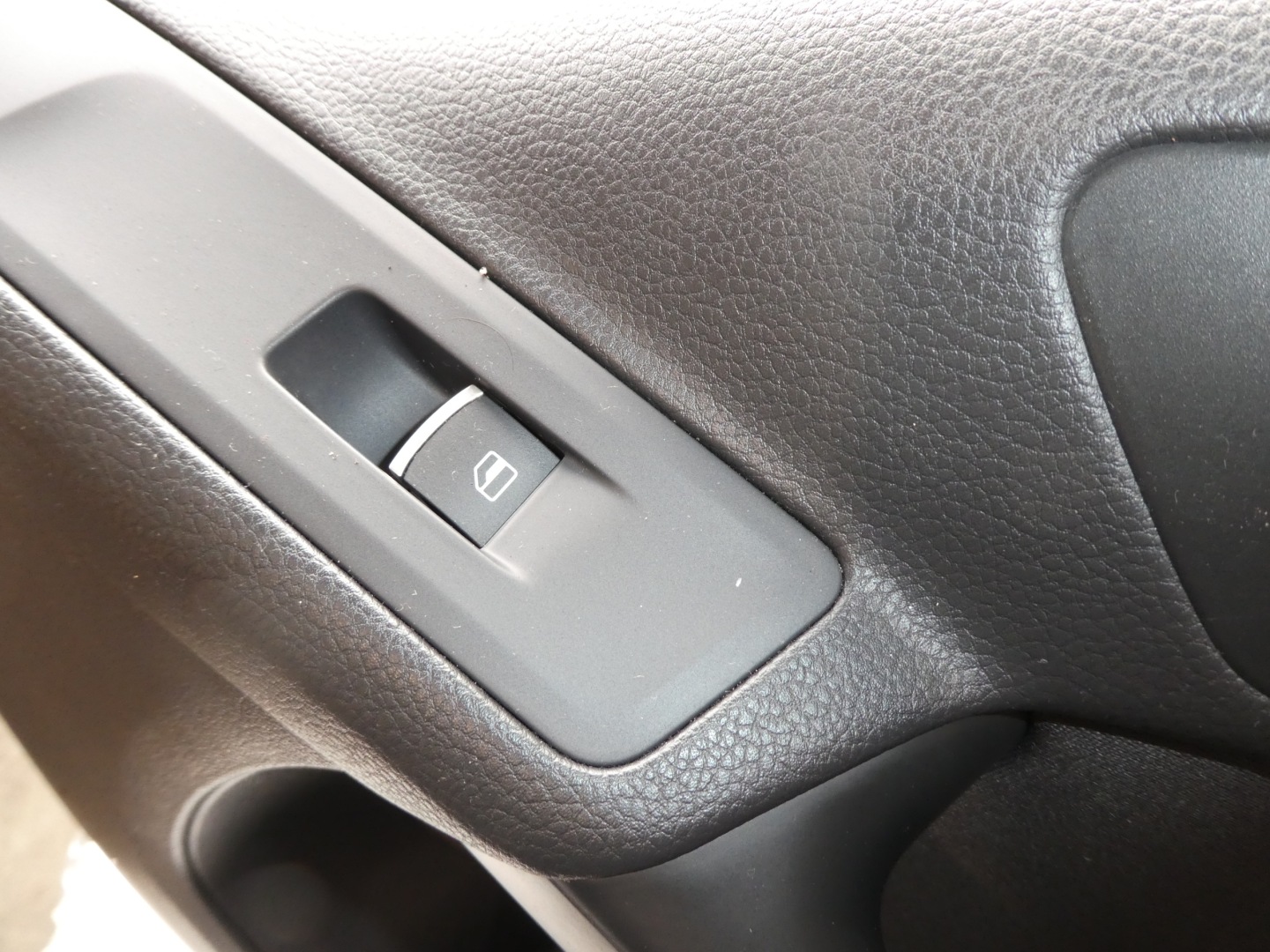 VW TIGUAN upholstery door 5N0867012B right