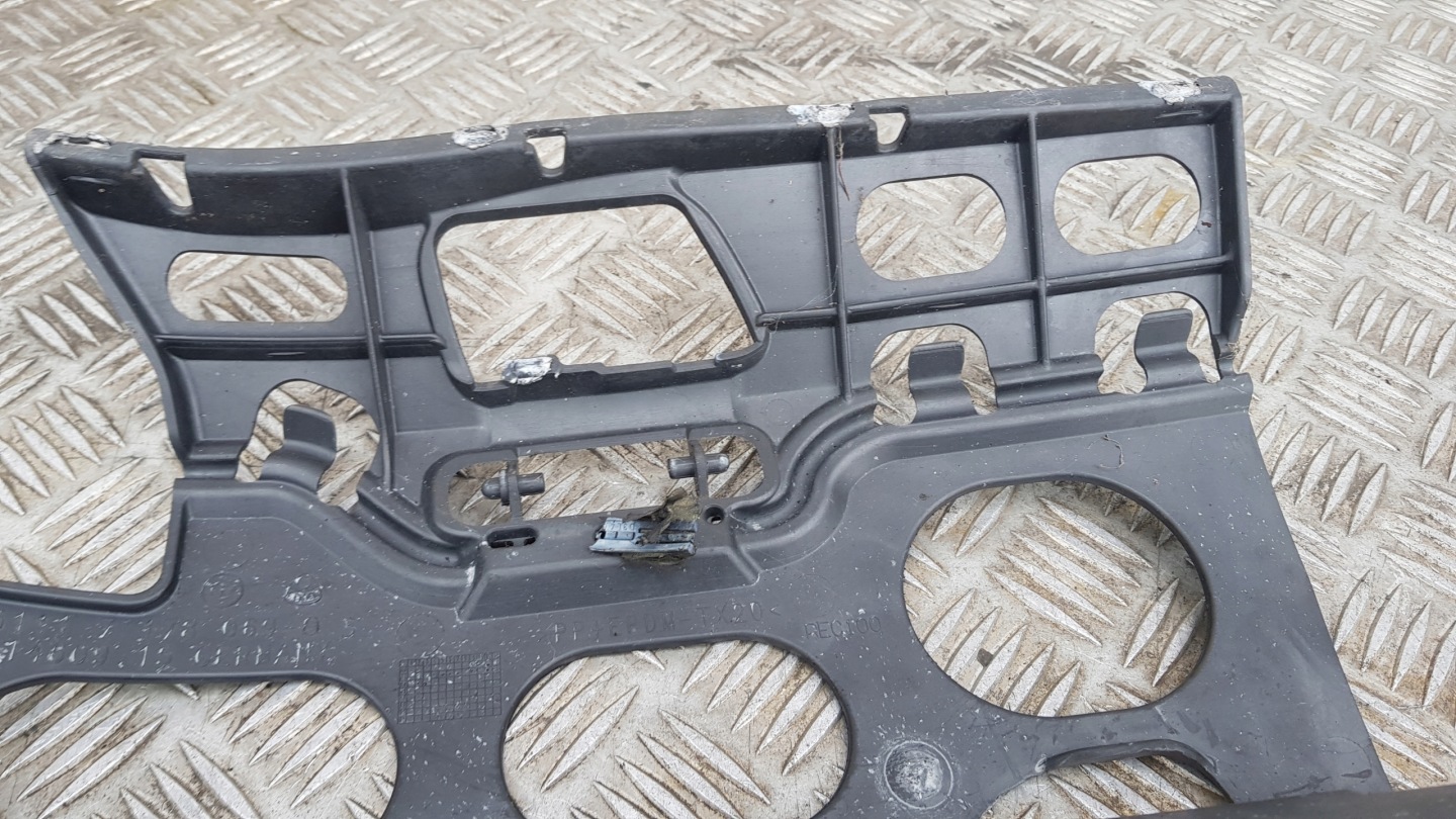 BMW E60 bumper bracket left front